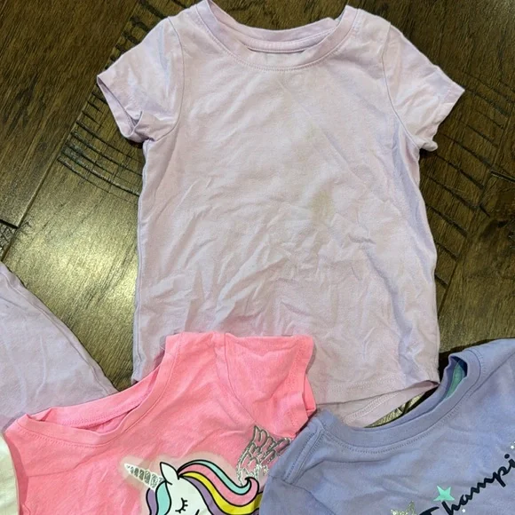 Bundle of 2T cloths - Picture 4 of 4